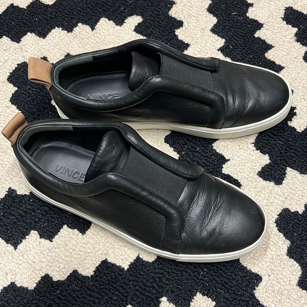 Vince. Pull on leather sneakers 7.5. Black
